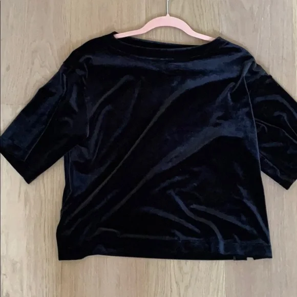 Black velvet Tee - Picture 5 of 5